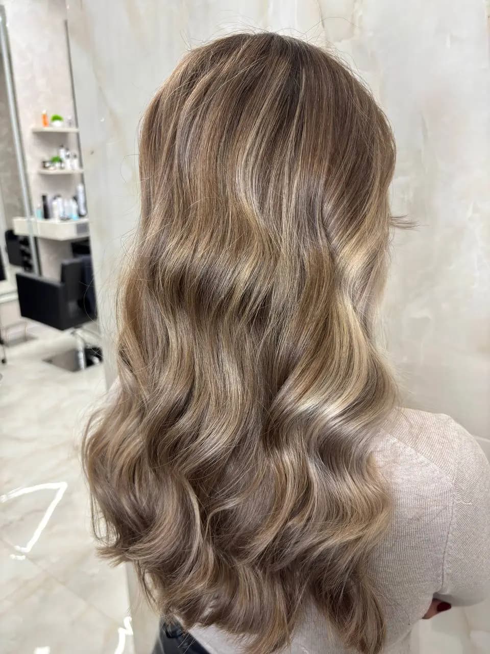 Работа стилиста в студии ЛИЧИ